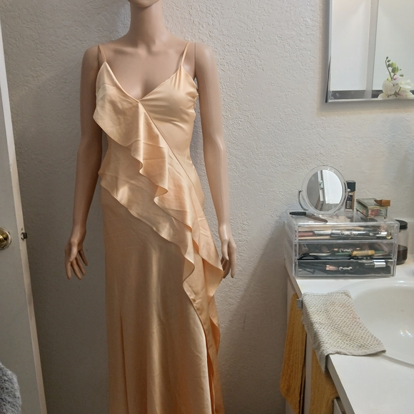 Gianni Bini Dresses & Skirts - Gianni Bini Asymmetrical Peach Dress